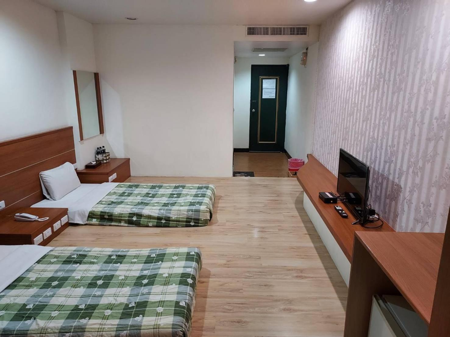 Fu Men Hotel Pingtung Buitenkant foto