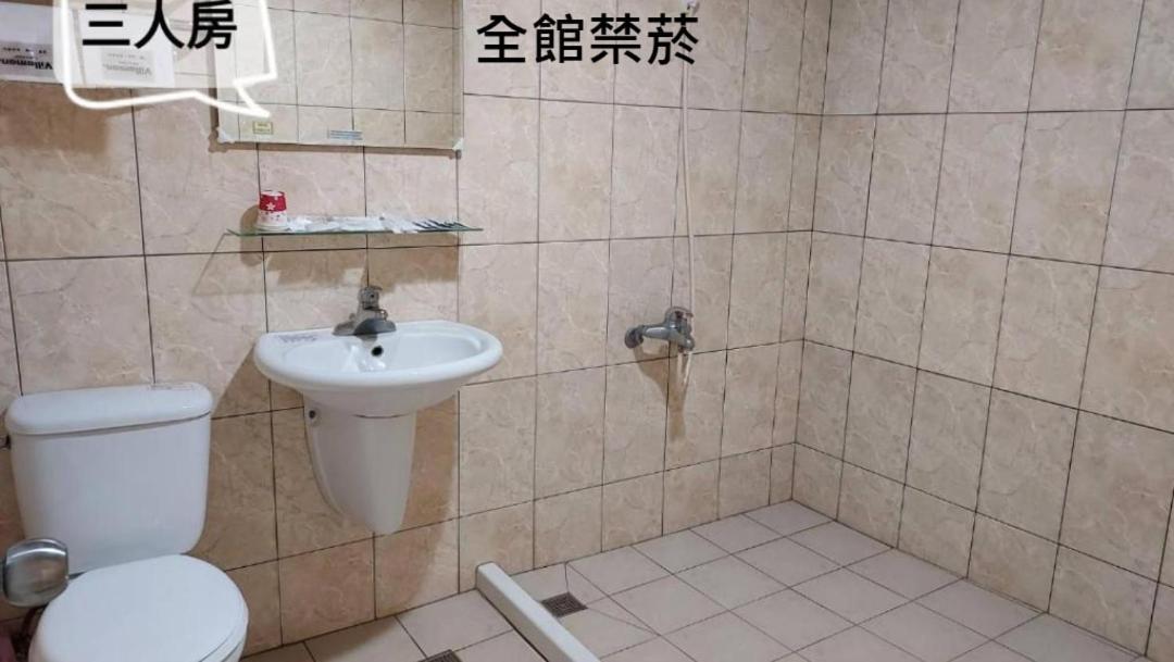Fu Men Hotel Pingtung Buitenkant foto