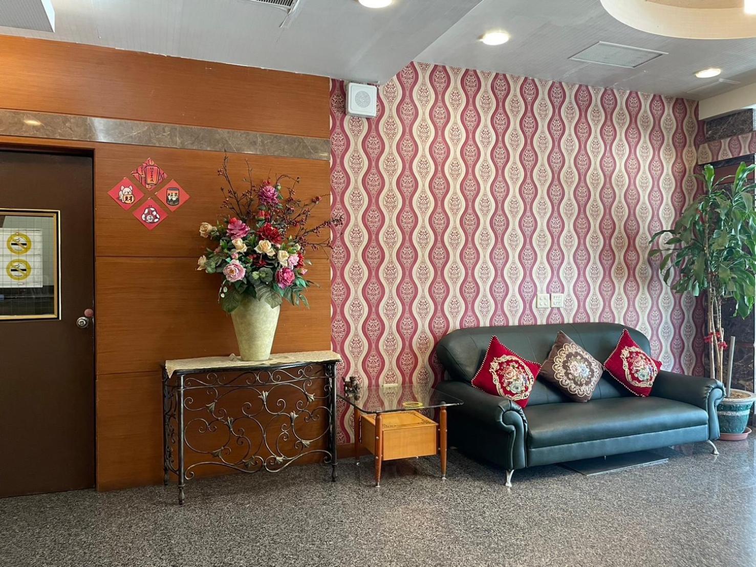 Fu Men Hotel Pingtung Buitenkant foto