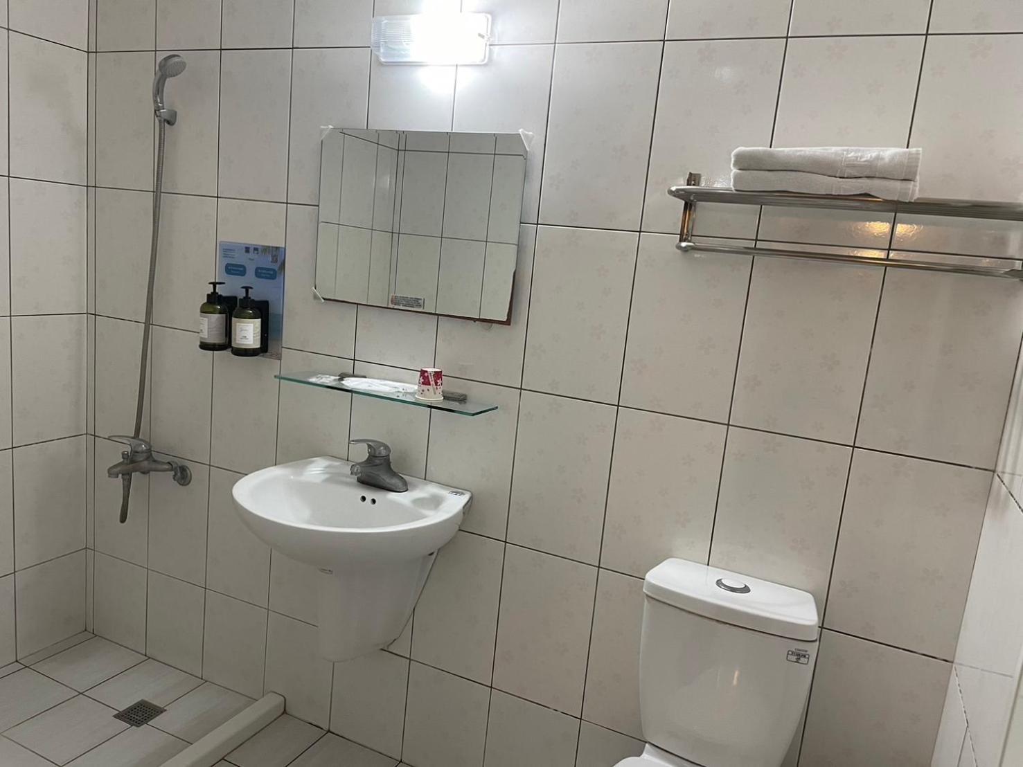 Fu Men Hotel Pingtung Kamer foto