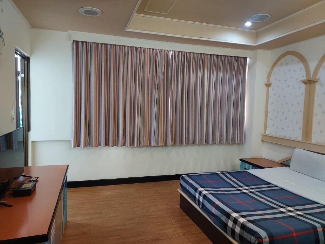 Fu Men Hotel Pingtung Kamer foto